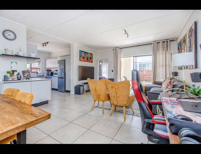 3 BEDROOM APARTMENT TO LET IN LINBRO PARK